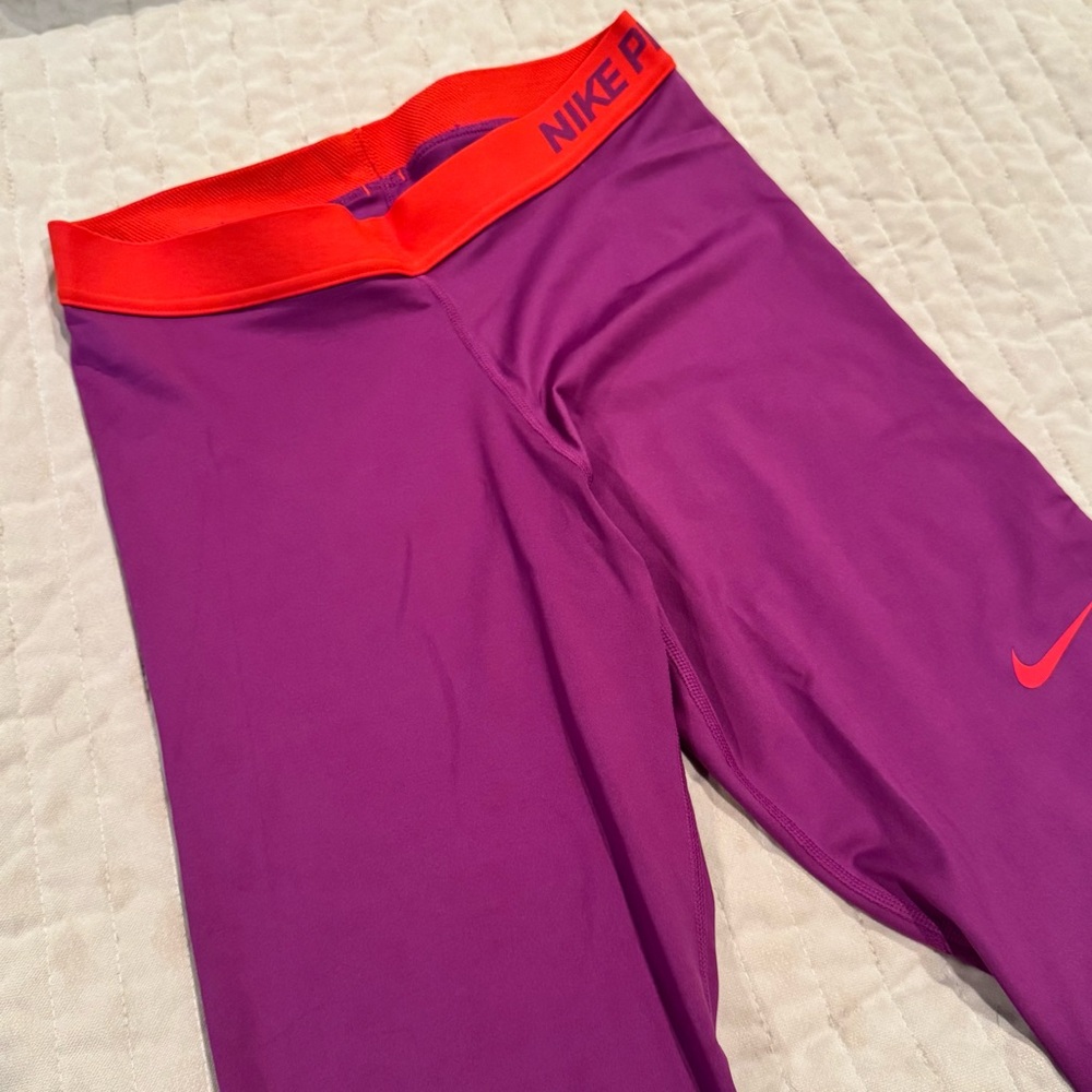 Nike DriFit Leggings - L